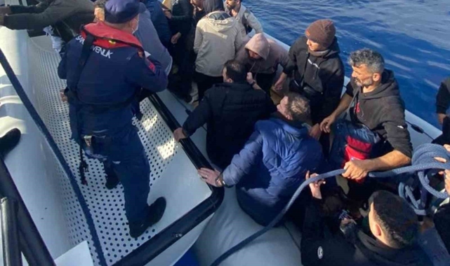Marmaris'te 39 düzensiz göçmen kurtarıldı