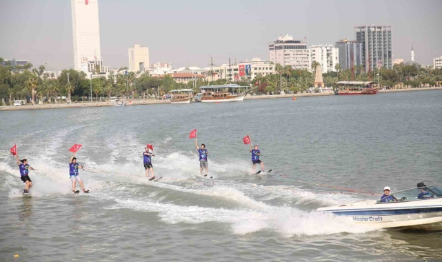 Mersin'de ilk kez düzenlenen 'Uluslararası Akdeniz Su Sporları Festivali' coşkuyla başladı