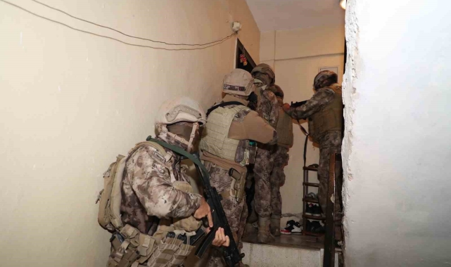 Mersin'de 'torbacı' operasyonu: 8 gözaltı