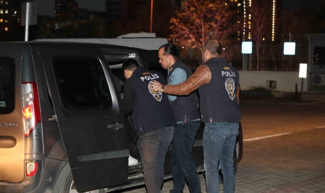 Mersin'de yasa dışı bahis oynatan 4 şüpheli gözaltına alındı