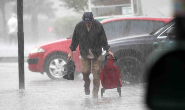Meteoroloji uyardı! Bayburt'ta kuvvetli rüzgar ve fırtına etkili olacak