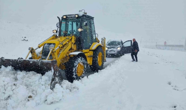 Meteoroloji uyarmıştı: Kars'ta yoğun kar yağışı