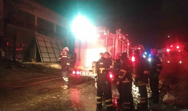 Metruk 2 iş yerinde yangın