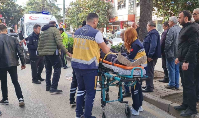 Midibüsle çarpışan motosikletin sürücüsü yaralandı
