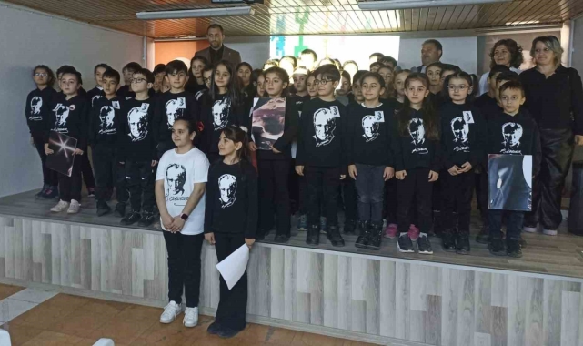 Minik Öğrenciler Atatürk'ü andı