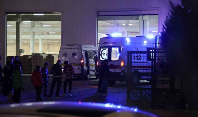 Mobilya fabrikasında yangın: 5 işçi hastaneye kaldırıldı