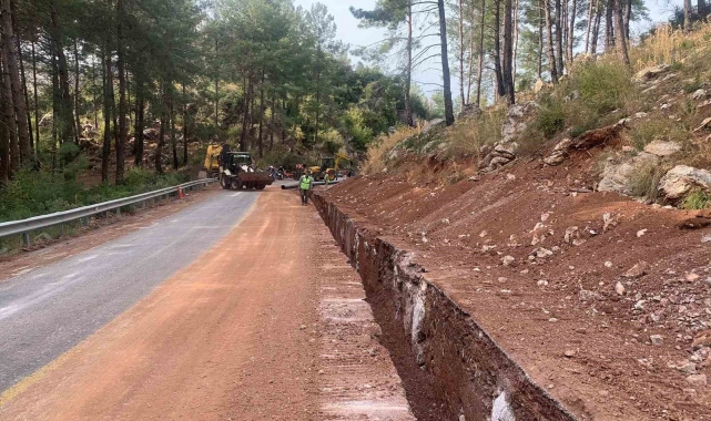 Muğla Büyükşehir Belediyesi, Marmaris Bozburun İçme Suyu Projesi'nde ilk kazmayı vurdu