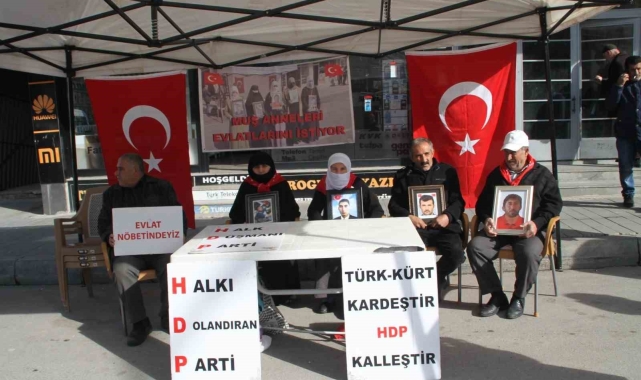 Muş'ta ailelerin eylemi devam ediyor