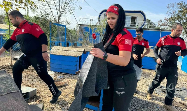 NAK köpek kulübelerini onardı