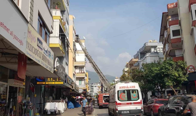 Ocakta unutulan yemek yangına neden oldu