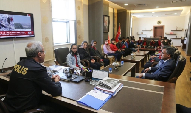 Öğrenciler Emniyet Müdürü Karayel ile bir araya geldi