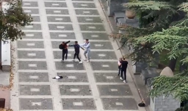 Öğrencilerin kavgası kamerada