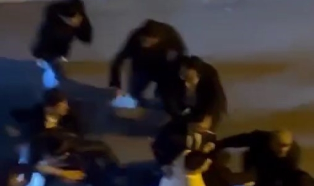 Önce eğlendiler sonra kavgaya tutuştular: O anlar kamerada