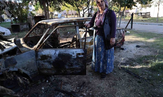 Önce oğlunu dövdüler, sonra otomobili yaktılar