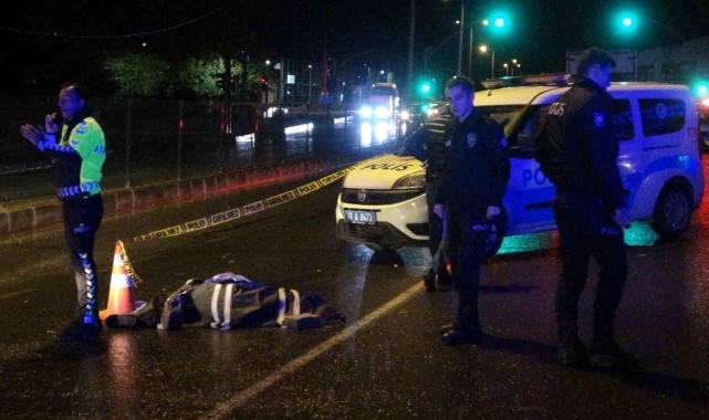 Otomobilin çarpıp tırın 100 metre sürüklediği kız çocuğu öldü: Anne ve baba sinir krizi geçirdi