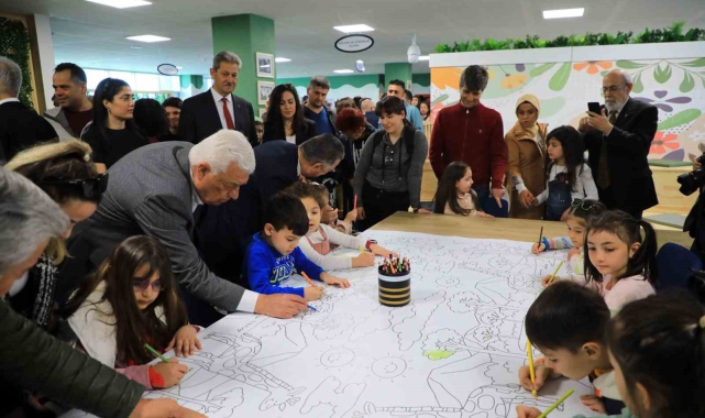 Oyuncak kütüphanesinde eğitim ve oyun bir arada