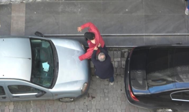 Para meselesi yüzünden birbirlerine girdiler