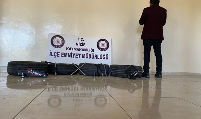 Park halindeki araçların lastiklerini jantlarıyla beraber çalan şahıs yakalandı