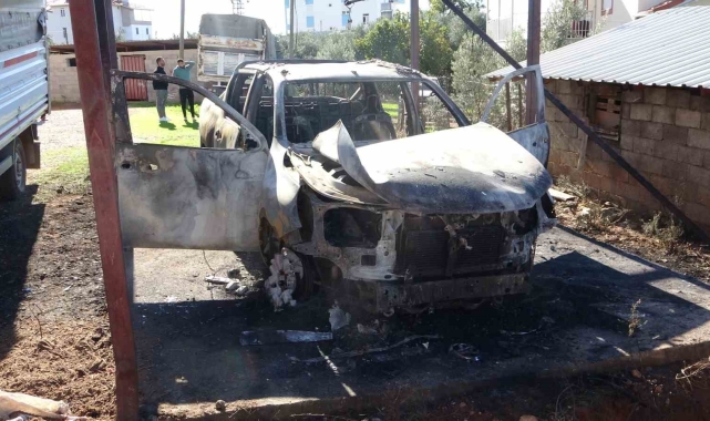 Park halindeki kamyonet yandı