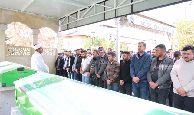 Patlamada hayatını kaybeden iki kardeş birlikte defnedildi