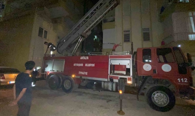 Pide fırınının bacasında çıkan yangın korkuttu