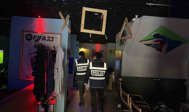 Polis ekipleri okul çevrelerinde denetimlerini arttırdı