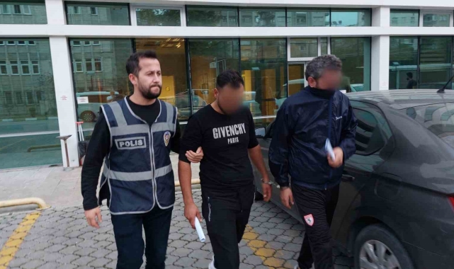 Polisten kaçan uyuşturucu şüphelileri kovalamaca sonucu yakalandı