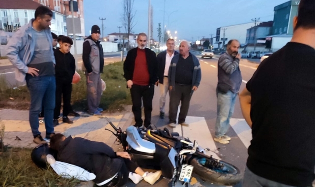 Refüjden geçen kamyonla motosiklet çarpıştı: 1 ağır yaralı