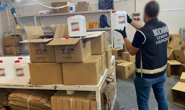 Sahte alkolleri 'mürekkep sökücü' ve 'tutuşturucu sıvı' etiketleriyle satışa sunmuşlar