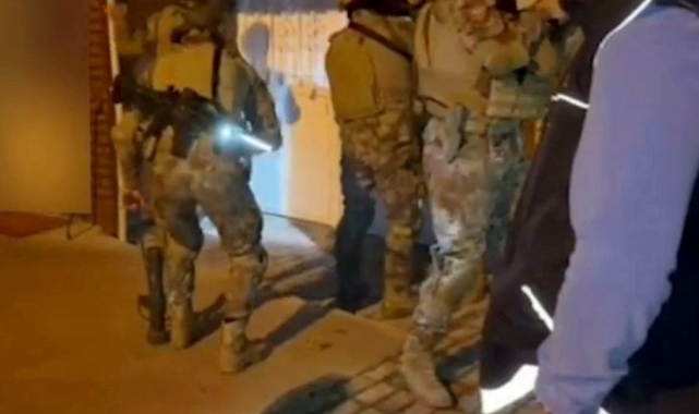 Sakarya'da özel harekat destekli uyuşturucu operasyonu: 14 gözaltı