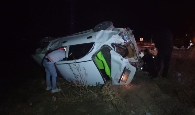 Şarampole devrilen otomobilde 2 kişi yaralandı