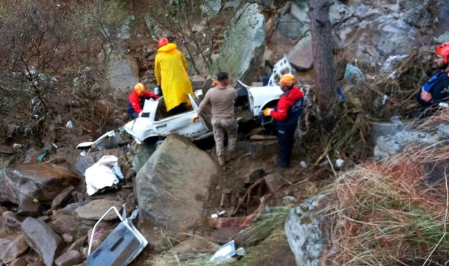 Sel bölgesindeki arama çalışmalarında ceset bulundu