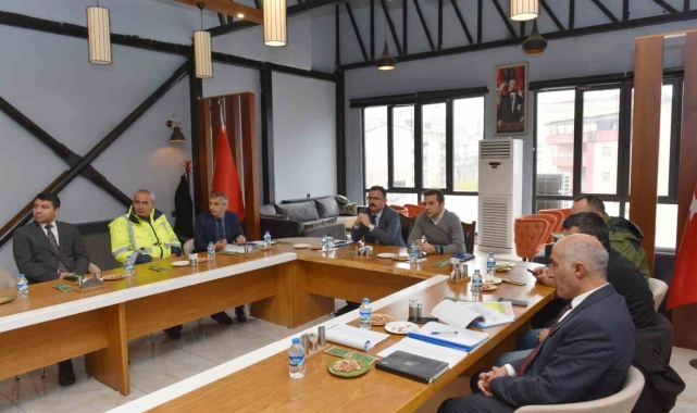 Şemdinli'de kar mücadele toplantısı yapıldı