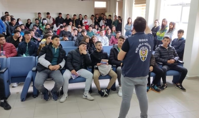 SİBERAY ekibinden öğrencilere seminer