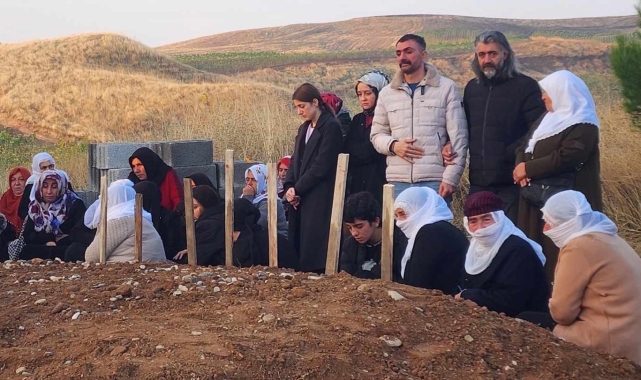 Siirt&#039;teki kazada hayatını kaybeden anne ve 5 çocuğu yan yana defnedildi