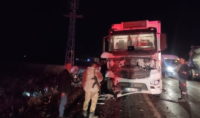 Şırnak'ta otomobil ile kamyon çarpıştı: 1 yaralı