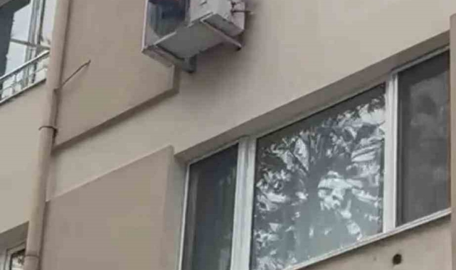 Şişli'de yürekleri ağza getiren anlar kamerada: Alkollü kadını klima motorundan itfaiye kurtardı