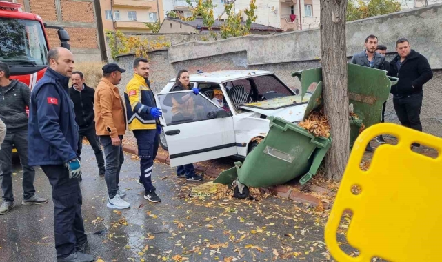 Sivas'ta ehliyetsiz sürücüler kaza yaptı, her iki tarafa da para cezası kesildi