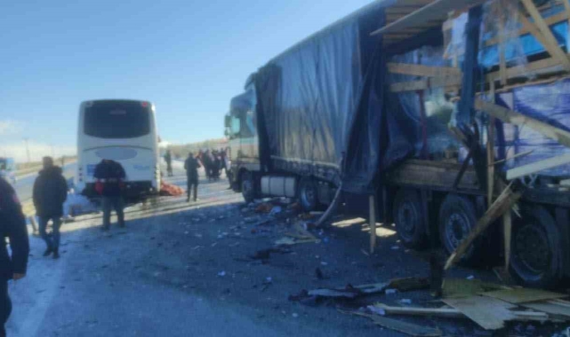 Sivas'ta otobüs kazası, 1 ölü çok sayıda yaralı