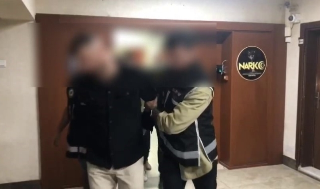 Sosyal medyadan husumetlilerine silahla gözdağı veren 7 şüpheli yakalandı