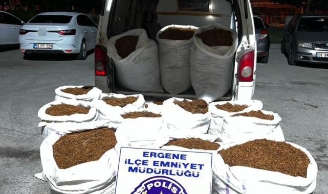 Şüpheli araçtan 298 kilo bandrolsüz tütün ele geçirildi
