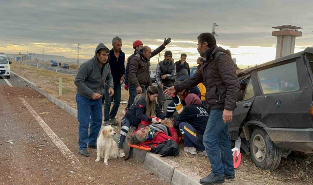 Takla atan otomobilin sürücüsü yaralandı, annesi hayatını kaybetti