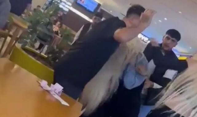 Taksim'de AVM'de saç saça kavga eden genç kadın konuştu: "Ne bakıyorsun deyip tekme attım"