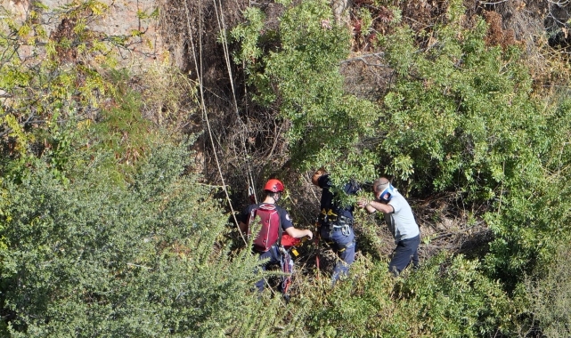 Tansiyonu düştü, 15 metrelik falezlerden düştü