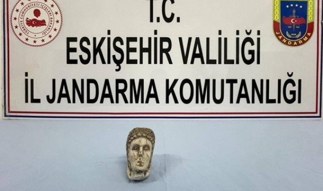 Tarihi eser satmak isteyen 2 şüpheli yakalandı