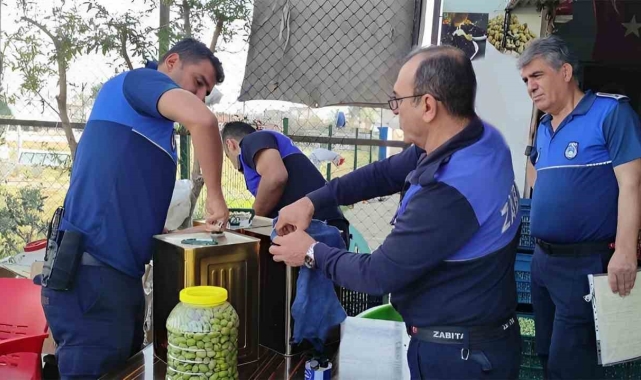 Tarsus'ta 350 litre sahte zeytinyağı ele geçirildi