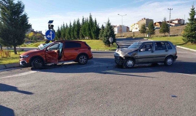 Tavşanlı'da trafik kazası: 2 yaralı
