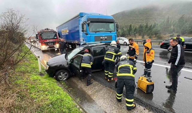 TEM'de zincirleme kaza: 3'ü çocuk 7 yaralı