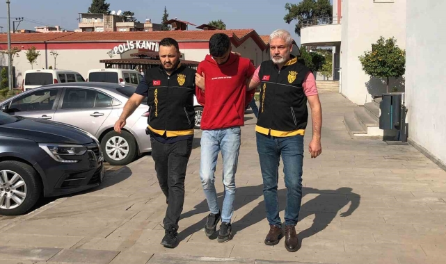 Teslim etmediği telefonları satıp otomobil alan kargo çalışanı tutuklandı