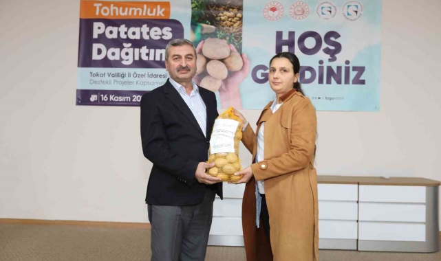 Tokat'ta çiftçilere tohumluk patates dağıtıldı